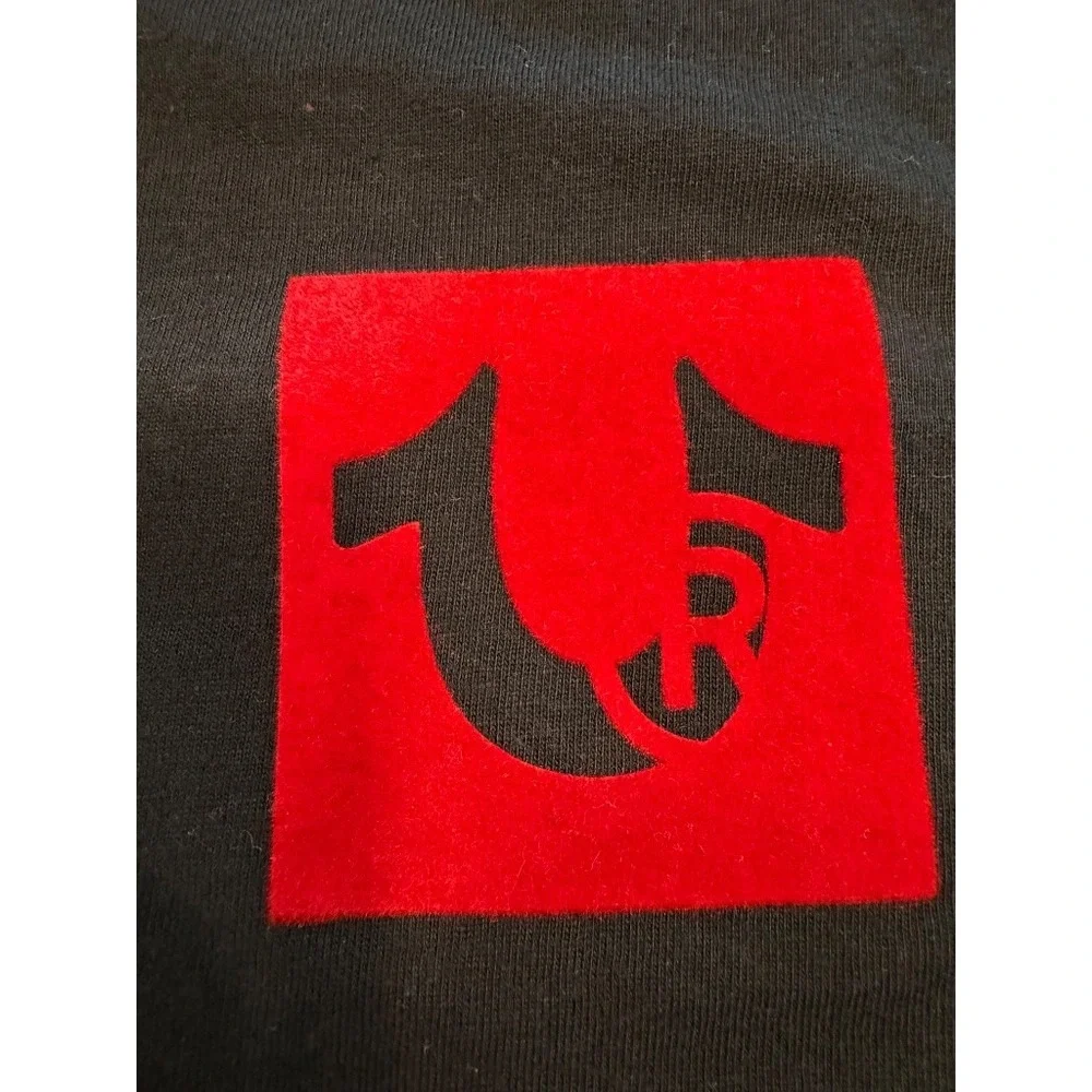 True Religion T-Shirt Mens M Black Red Good Square Horseshoe Logo 700258